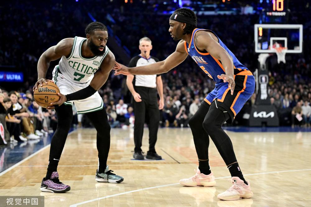 在狭小的场 在狭小的场