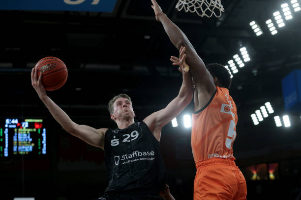 先并保持到 先并保持到